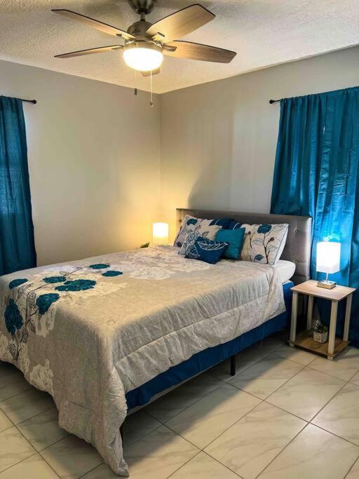 House Of Manatees-Entire House With Yard, Fire Pit, Dog Friendly Villa Crystal River Exterior photo